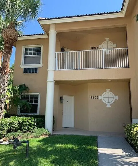 8906 Sandshot Ct #B — Photo 1