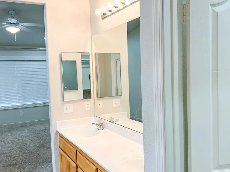 5403 Sage Ct — Photo 12