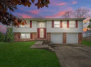 213 Windy Hill Dr, Coraopolis, PA 15108