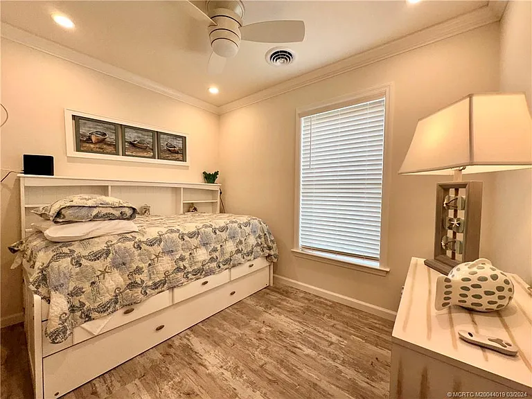 2632 NE Pelican Way — Photo 11