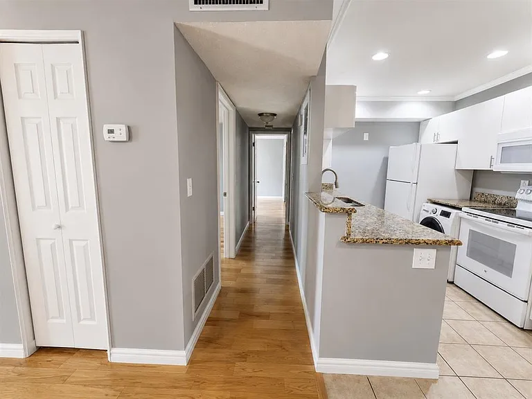 940 Lake Destiny Rd #G — Photo 9