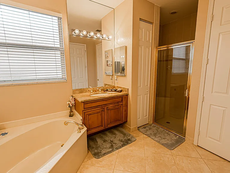 431 NW Cool Water Ct — Photo 10