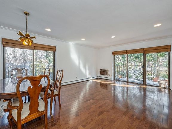 4th image of 105 Kemeys Ave