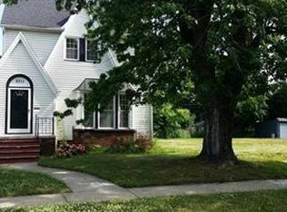 3311 Yorkshire Rd, Cleveland Heights, OH 44118