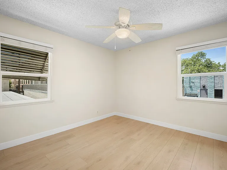 1009 W Angeleno Ave #202 — Photo 10