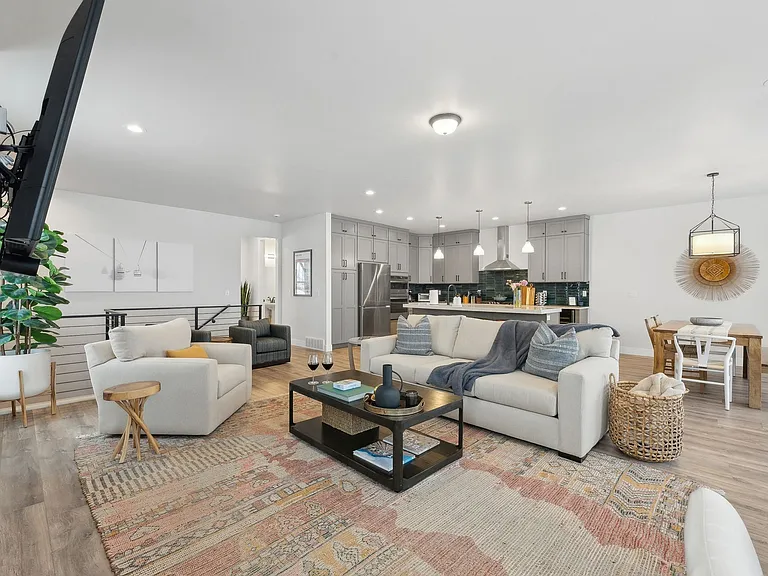 446 Glenview Loop — Photo 3