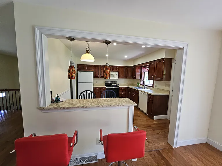 172 Country Hills Rd — Photo 6