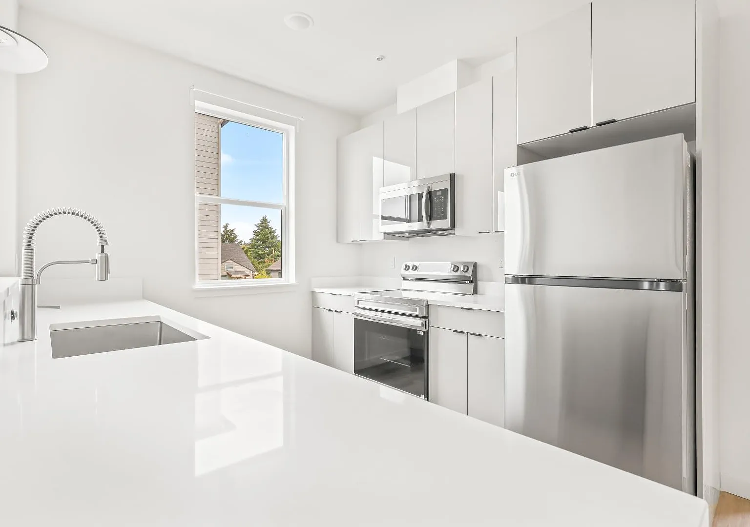 485 NE Jessup St - 485-202 — Photo 3