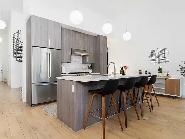 2351 Front St — Photo 3