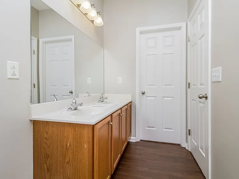 2913 Waywood Dr — Photo 12
