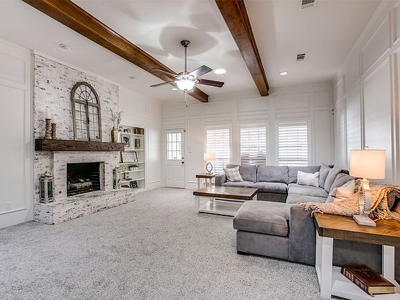 2nd image of 2211 Bluebonnet Dr
