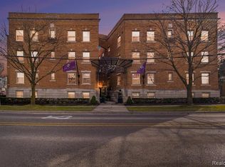 327 Southfield Rd UNIT 18, Birmingham, MI 48009