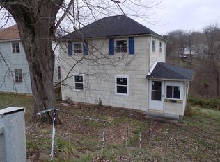 633 Independence Dr, Clairton, PA 15025