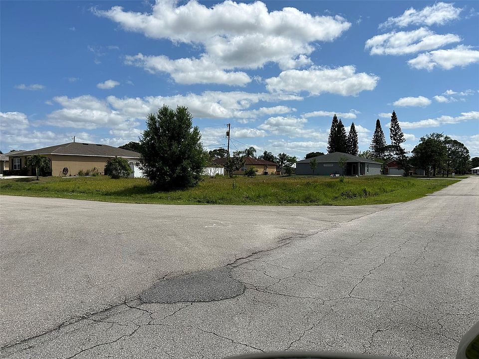 1st image of 1086 SW Fisherman Avenue