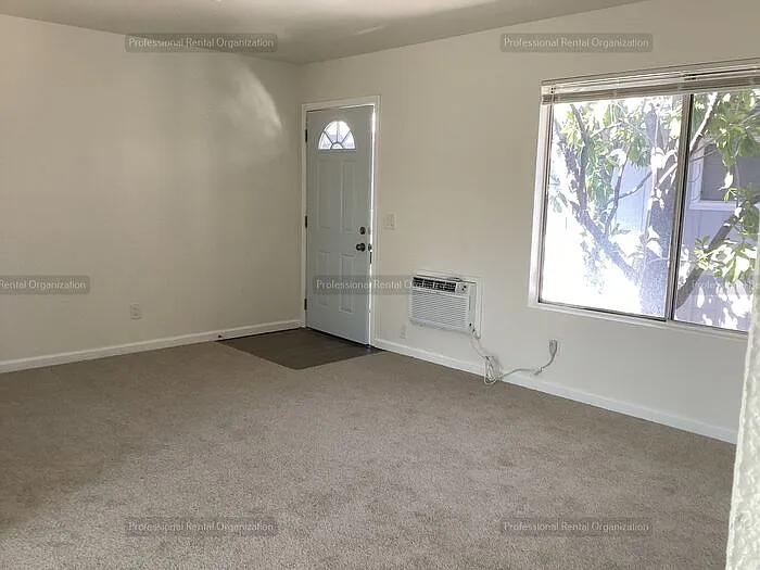 445 S E St #17 — Photo 12