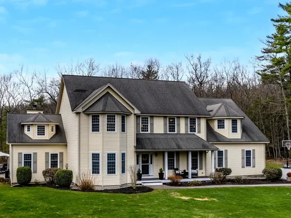 70 Greenmeadow Lane, Bedford, NH 03110