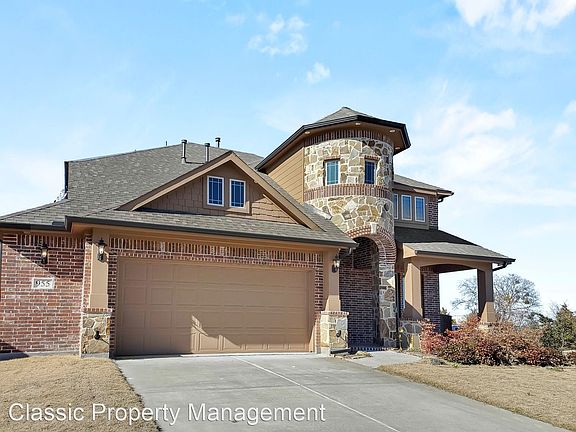 3rd image of 955 Silktree Dr