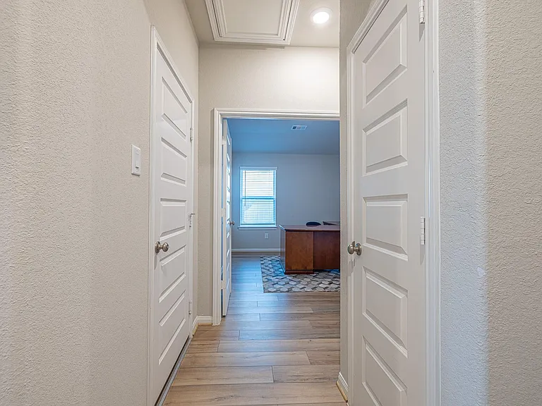 17705 Hanson Ridge Dr — Photo 28