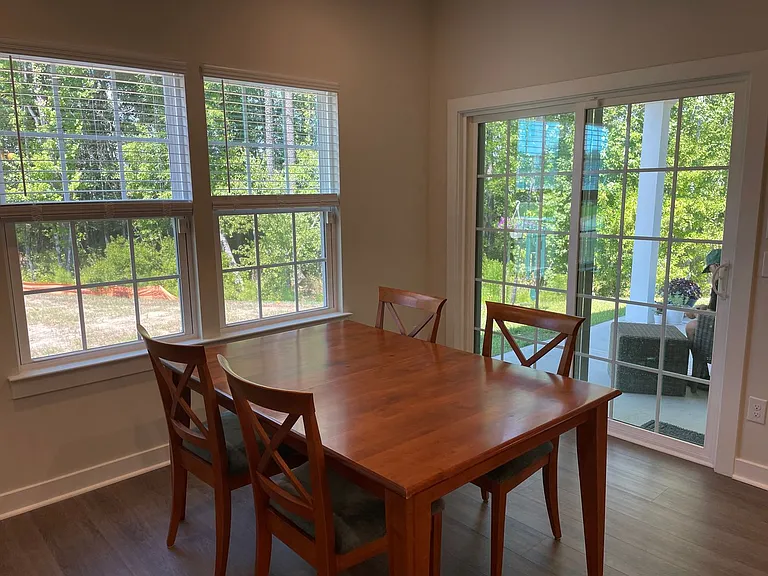 2116 Sounders Ln NE — Photo 9