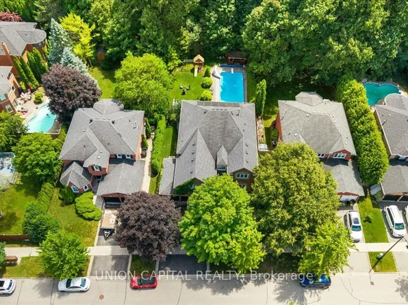 86 Charing Cres, Aurora, ON L4G 6P5