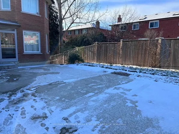 625 Carrville Rd, Richmond Hill, ON L4C 6E5