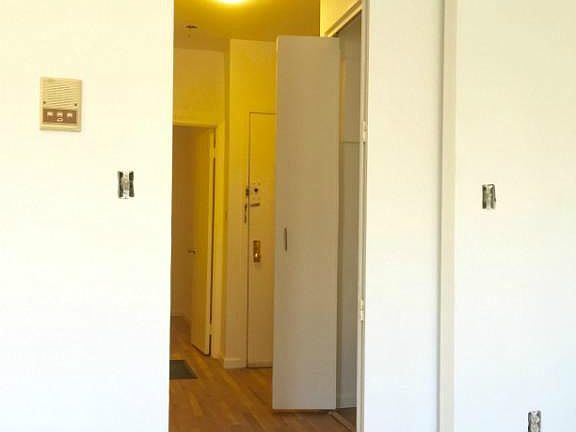 3rd image of 614 Saint Nicholas Ave APT 3B