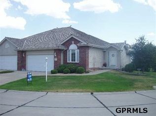 703 Mannor Plz, Papillion, NE 68046