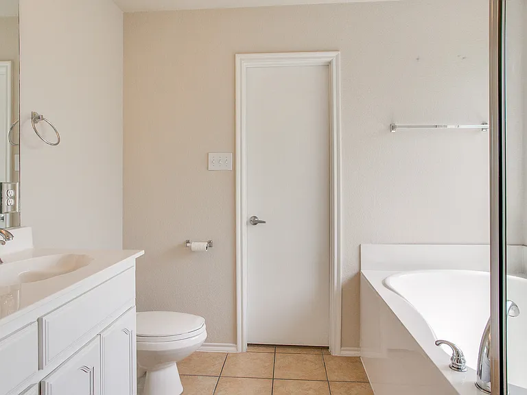 5824 Melanie Ct — Photo 13