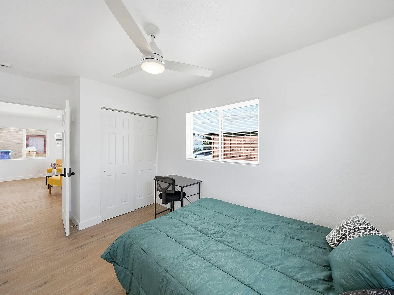 4 bed, 6.0 bath, 1980 sqft, $1,152 — Photo 2
