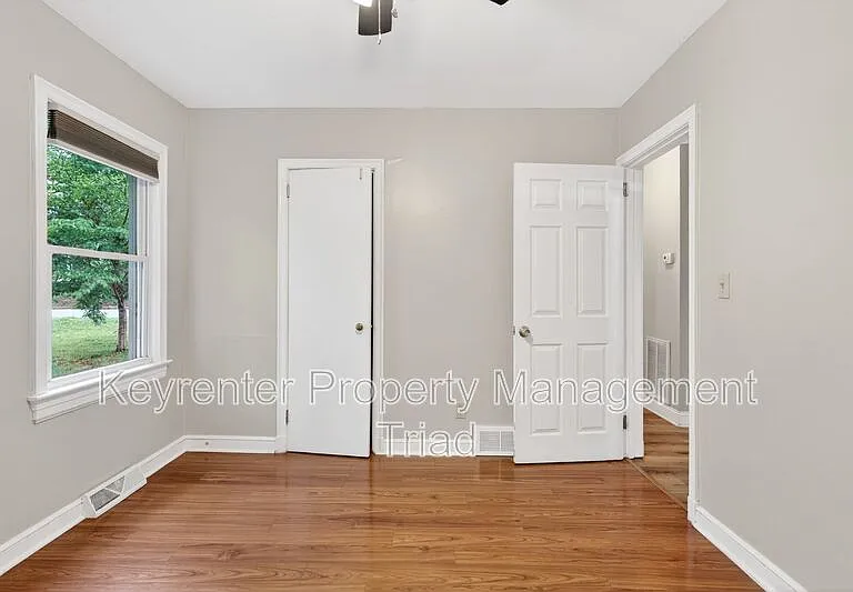704 E Lexington Ave — Photo 29