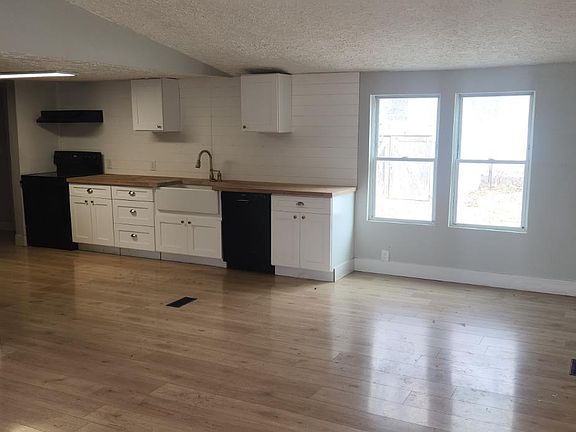 3rd image of 15768 Bodman Rd