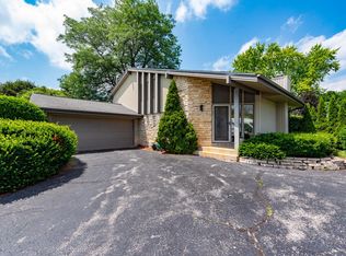 17020 Deer Park Dr, Brookfield, WI 53005