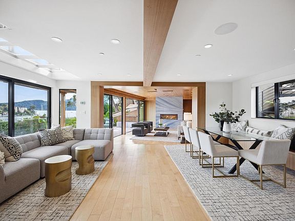 5th image of 105 Acacia Avenue