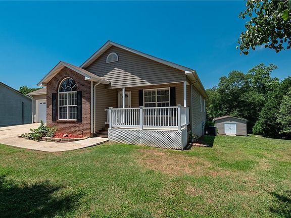 3rd image of 1867 Bakers Glade Ln