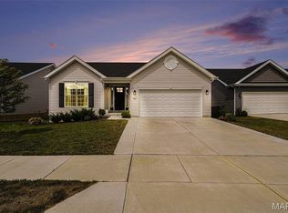 765 Creek View Dr, Fenton, MO 63026