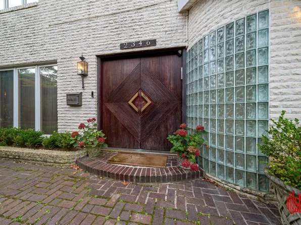 2346 Bergen Avenue image 3 of 29