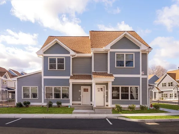 6 Goldfinch Ct, Mattapan, MA 02126