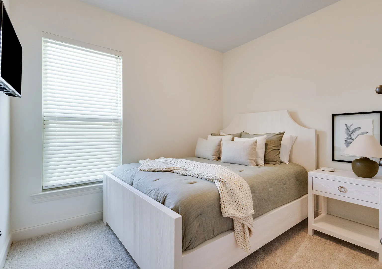 Furnished 4 bedroom — Photo 4