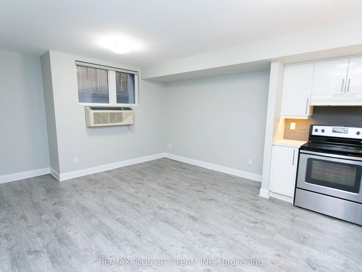 2 bed, $2,300 — Photo 1