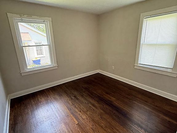 5th image of 1720 Johnson Dr