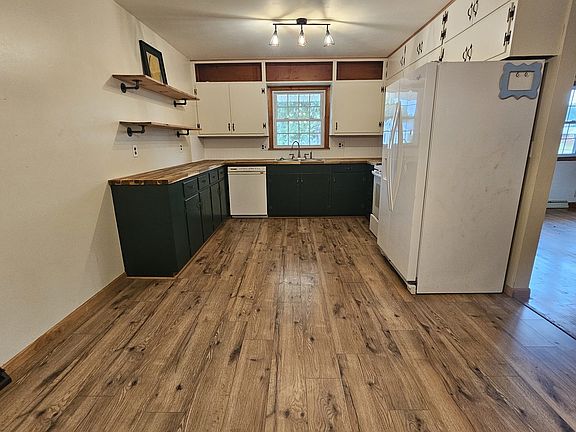 5th image of 210 Dorris Dr