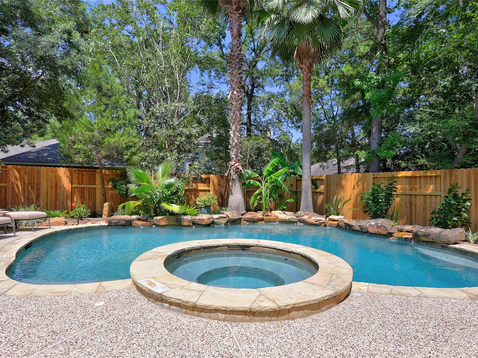 3 bed, 2.0 bath, 2445 sqft, $3,699 — Photo 2
