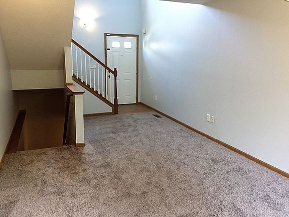 Living room/Dining area
