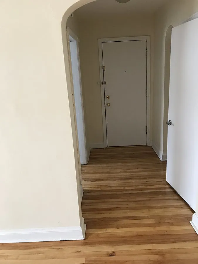 Mark Manor — Photo 2
