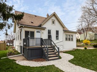 224 W Martin Ln, Milwaukee, WI 53207