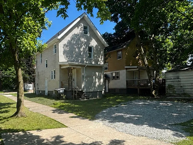 246 Wildwood Ave — Photo 2