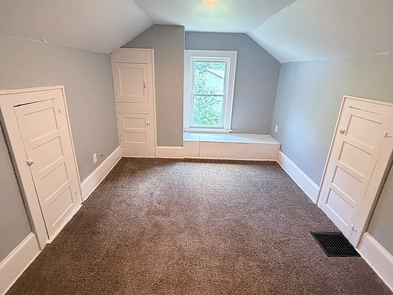 563 Elko Ave — Photo 10