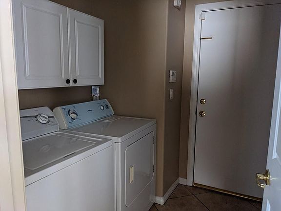 3rd image of 324 White Bluffs St