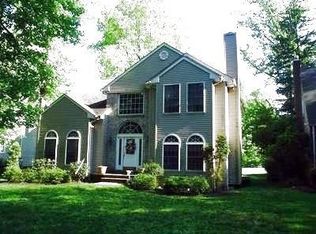 78 Parkway Dr, Clark, NJ 07066