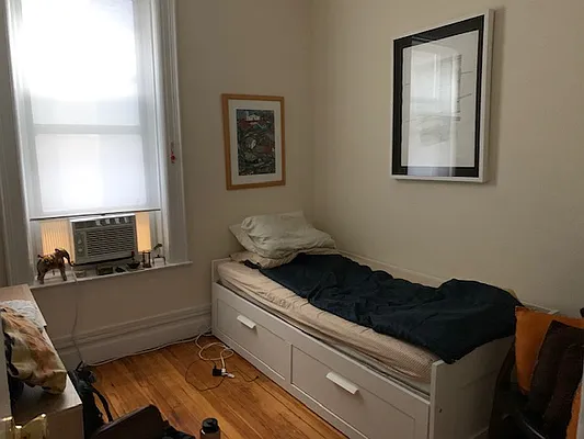 Rented by Salon Realty Corp | media 8